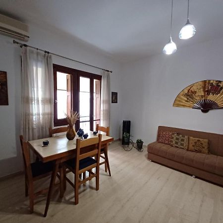 Nina'S Central Apartment Chrissi Akti Chania Exterior foto